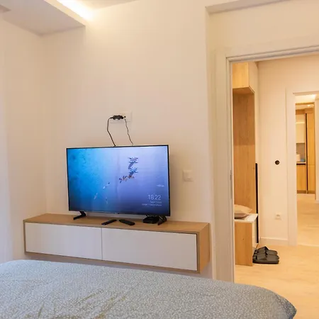 Apartment Hi Fashion